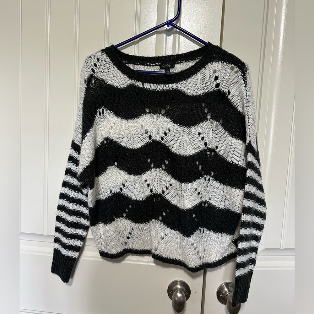 Jessica Simpson Women’s sweater. Size xs